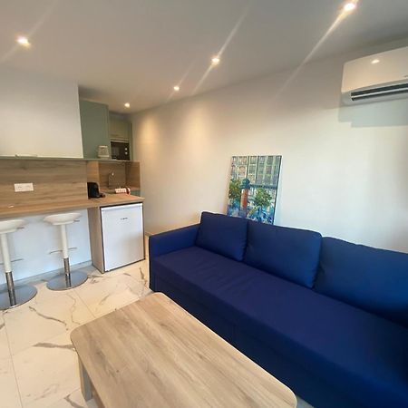 Appartement Face Mer Et Port Santa Lucia Climatise Et Wifi Saint-Raphael  Exterior photo