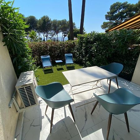Appartement Face Mer Et Port Santa Lucia Climatise Et Wifi Saint-Raphael  Exterior photo