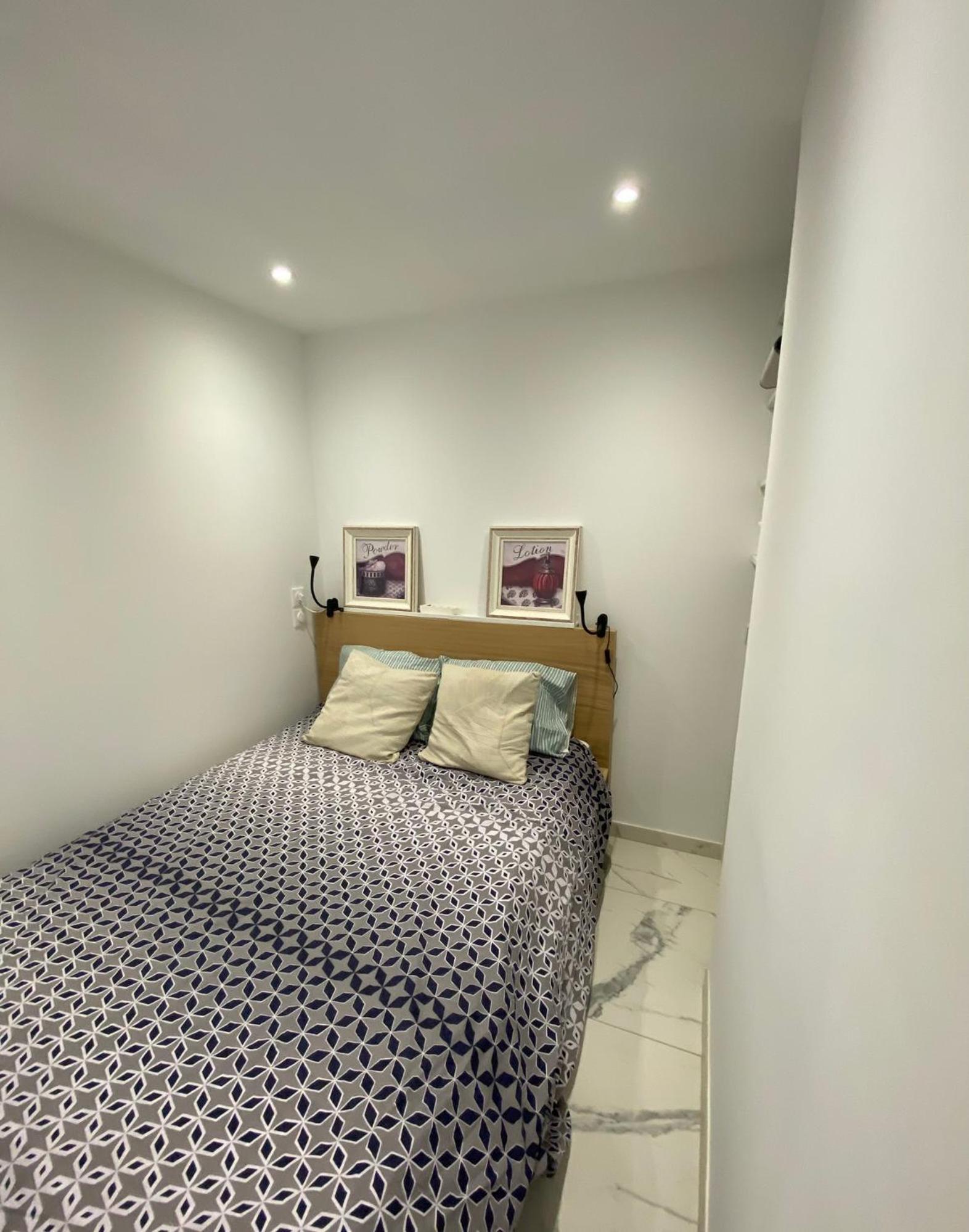 Appartement Face Mer Et Port Santa Lucia Climatise Et Wifi Saint-Raphael  Exterior photo