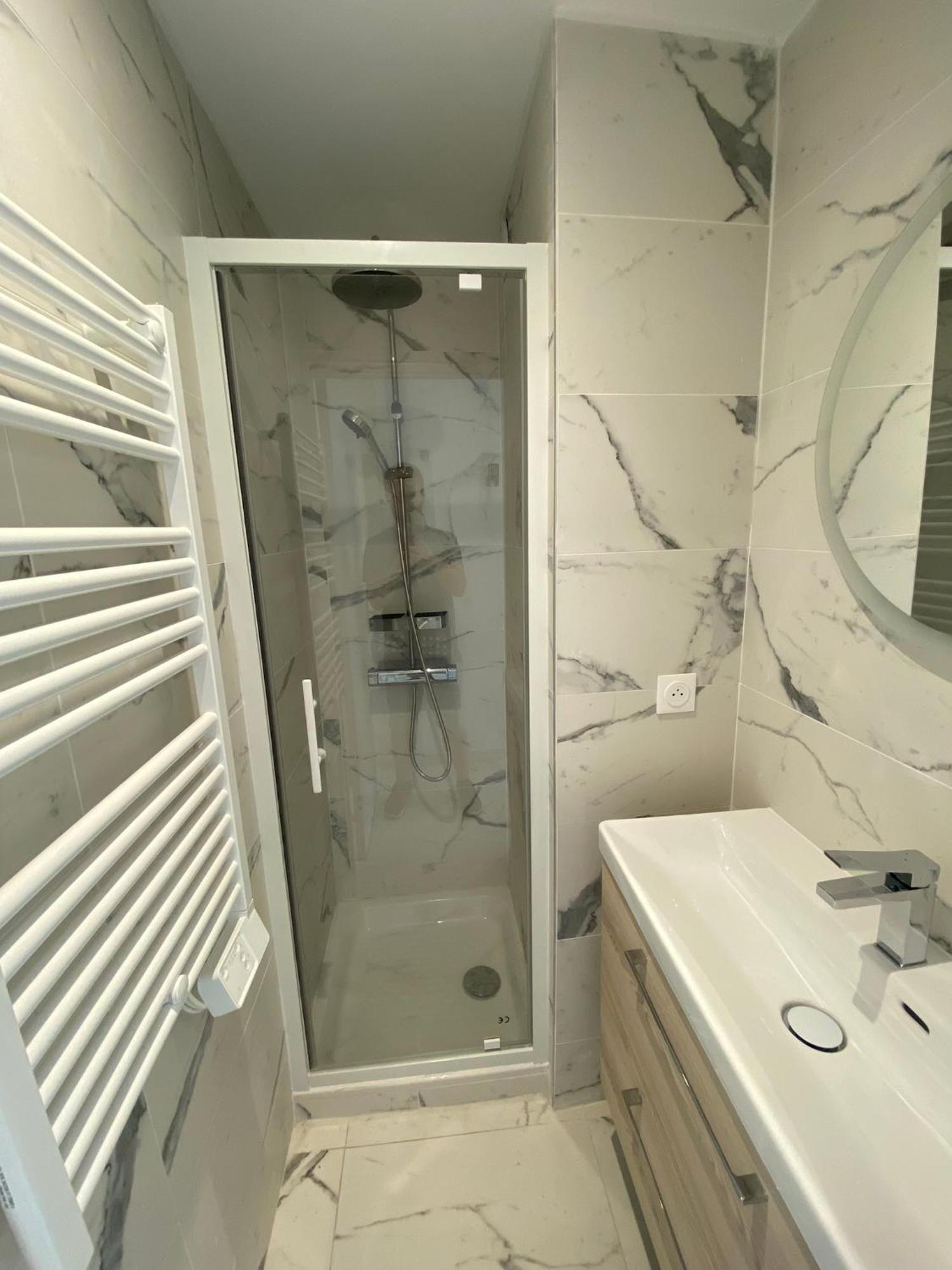 Appartement Face Mer Et Port Santa Lucia Climatise Et Wifi Saint-Raphael  Exterior photo