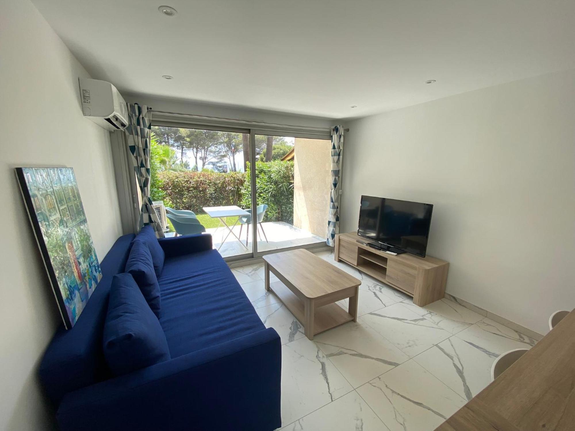 Appartement Face Mer Et Port Santa Lucia Climatise Et Wifi Saint-Raphael  Exterior photo