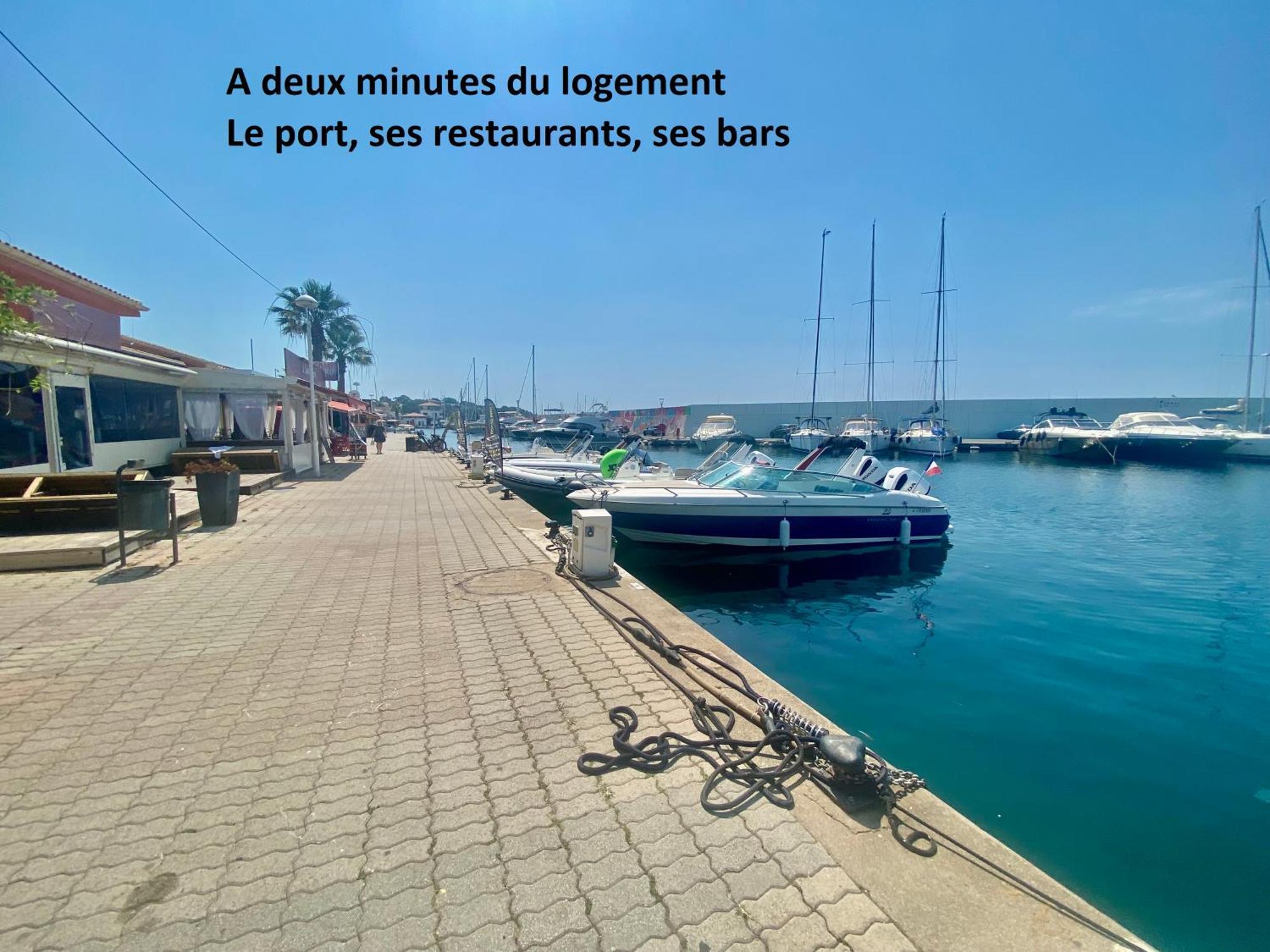 Appartement Face Mer Et Port Santa Lucia Climatise Et Wifi Saint-Raphael  Exterior photo